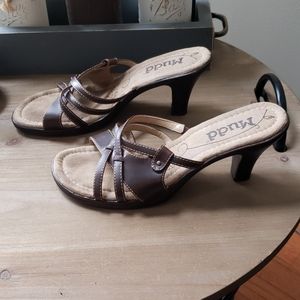 Mudd 3.5 inch heels
